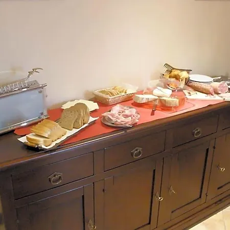 Monbertola Bed & Breakfast Govone